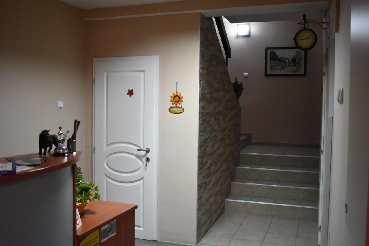 Guest House Kozle Skopie Exterior foto